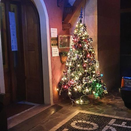 Albergo Belvedere كوليو المظهر الخارجي الصورة