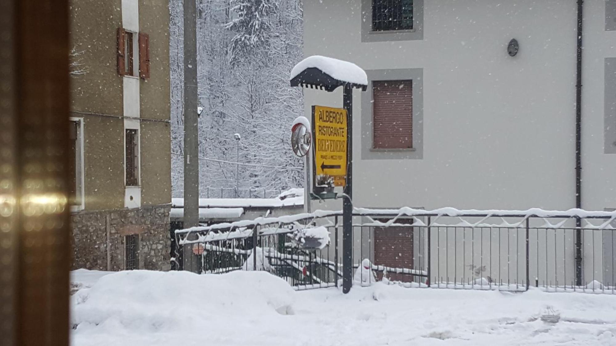 Albergo Belvedere كوليو المظهر الخارجي الصورة